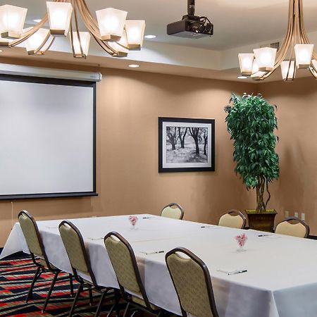 Holiday Inn Oklahoma City Airport By Ihg Bagian luar foto