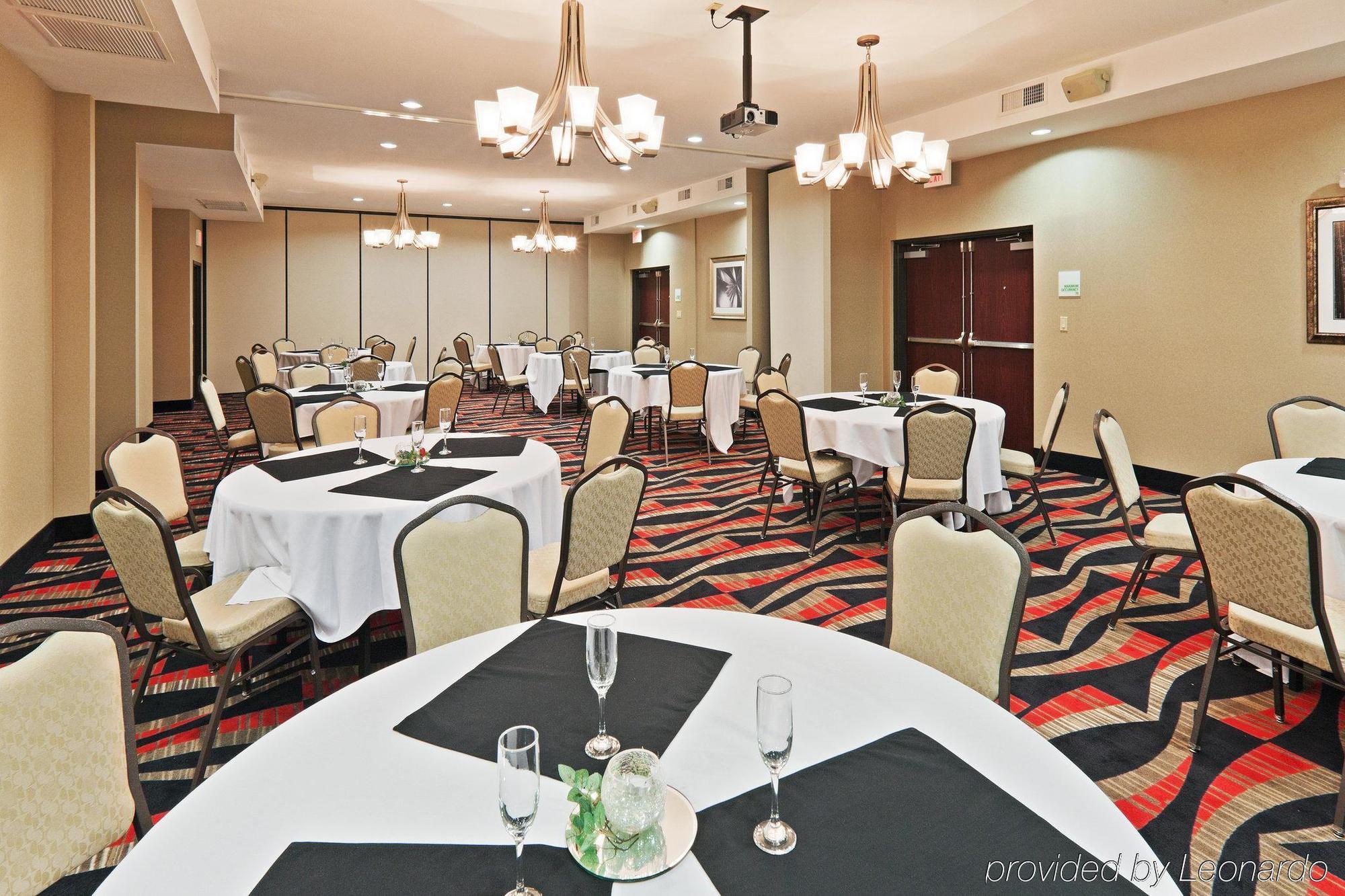 Holiday Inn Oklahoma City Airport By Ihg Bagian luar foto